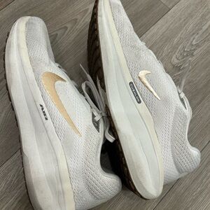 Nike Women's White and Gold Athletic Shoes